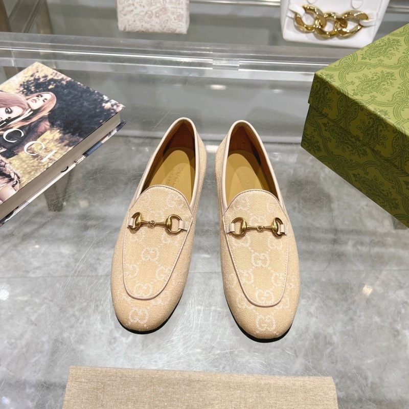 G*u*i leather shoes